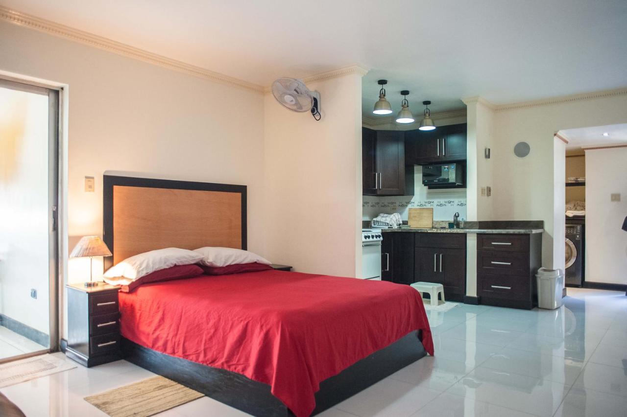 Beach Condos -Montego Bay Club Beach Resort Экстерьер фото