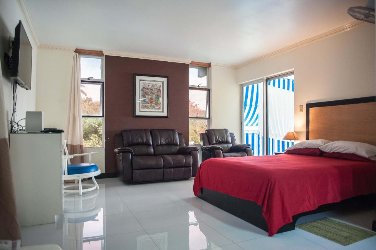 Beach Condos -Montego Bay Club Beach Resort Экстерьер фото