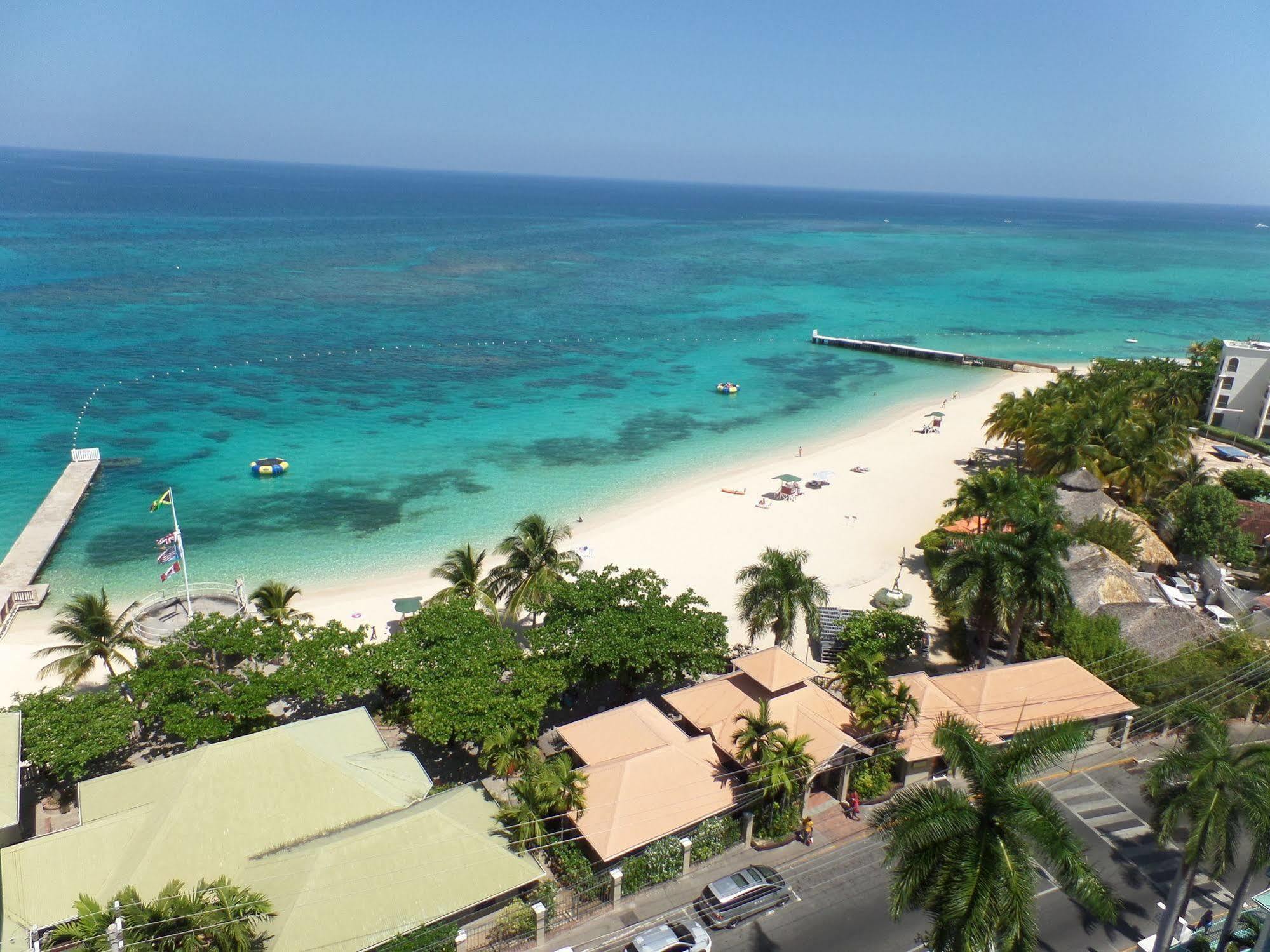 Beach Condos -Montego Bay Club Beach Resort Экстерьер фото